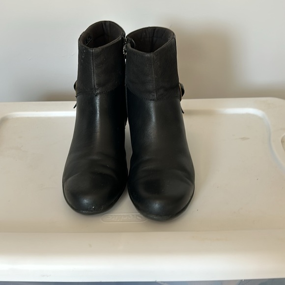 Clark’s Ankle Boots sz 8.5N (narrow) - Picture 2 of 11